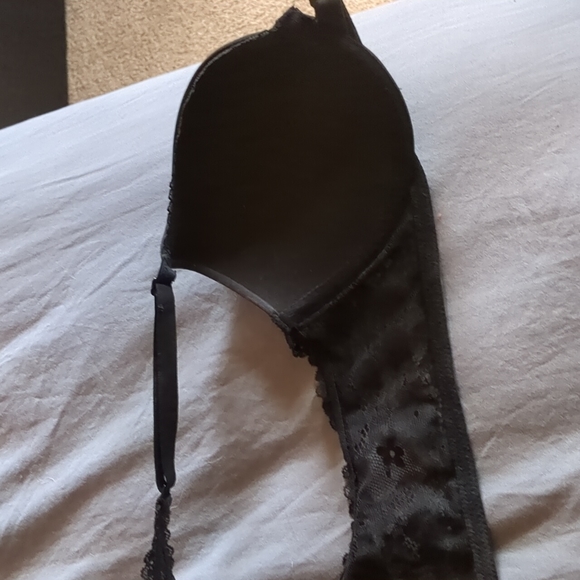 *New, Never Worn* 34C Victoria's Secret Pushup Bra- Front Closure - Picture 3 of 6